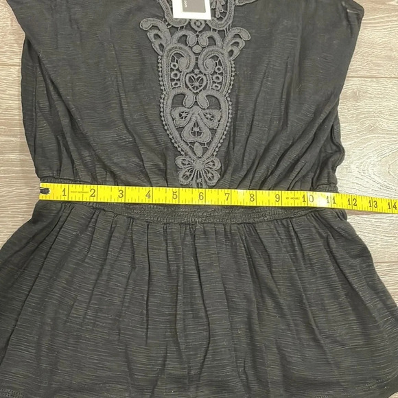 NWT Cable & Gauge Black Ruffled Sleeve Embroidered Neckline Peplum Top PS - Picture 13 of 16